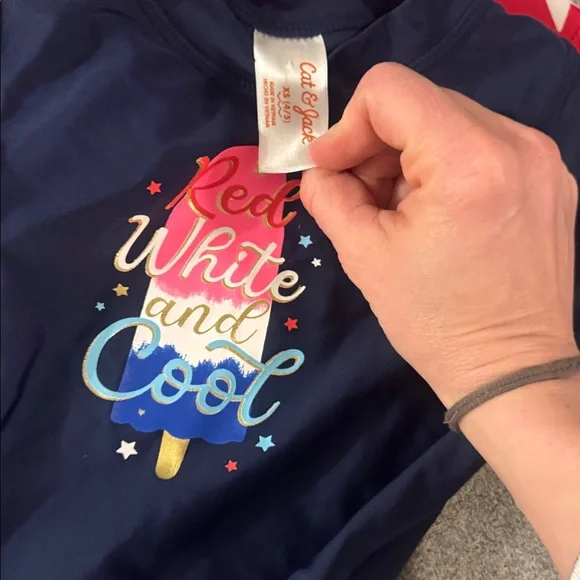 5/$15- Rashguard bundle - Picture 2 of 3